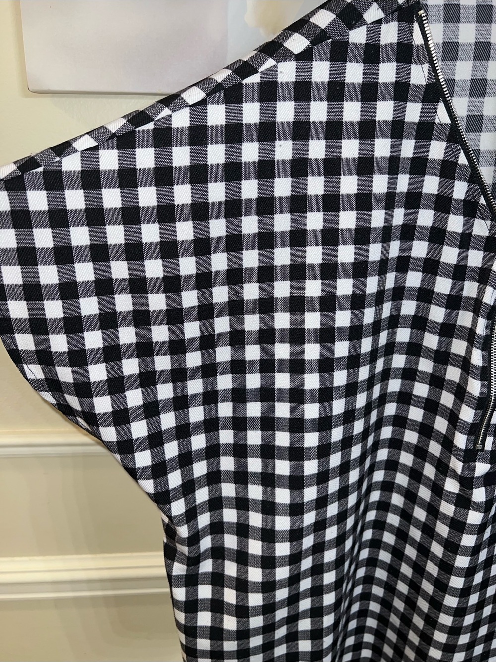 Belle By Kim Gravel Black & White Gingham Signature Zip-Front Woven Blouse! 1X. - Picture 3 of 14